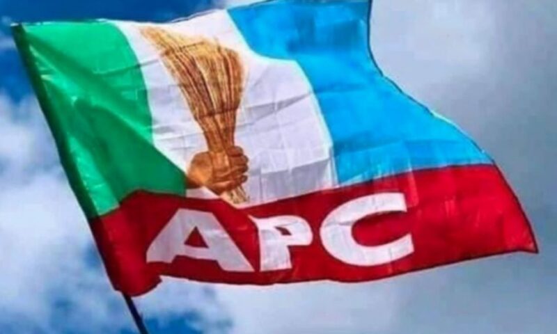 Ex-governor Bafarawa’s supporters defect from PDP to APC in Sokoto